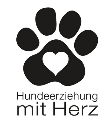 Hundeerziehung mit Herz von Desiree Höck